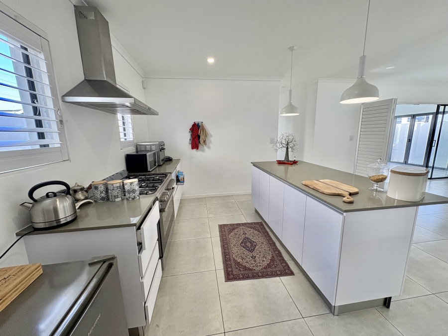 3 Bedroom Property for Sale in Sandown Western Cape